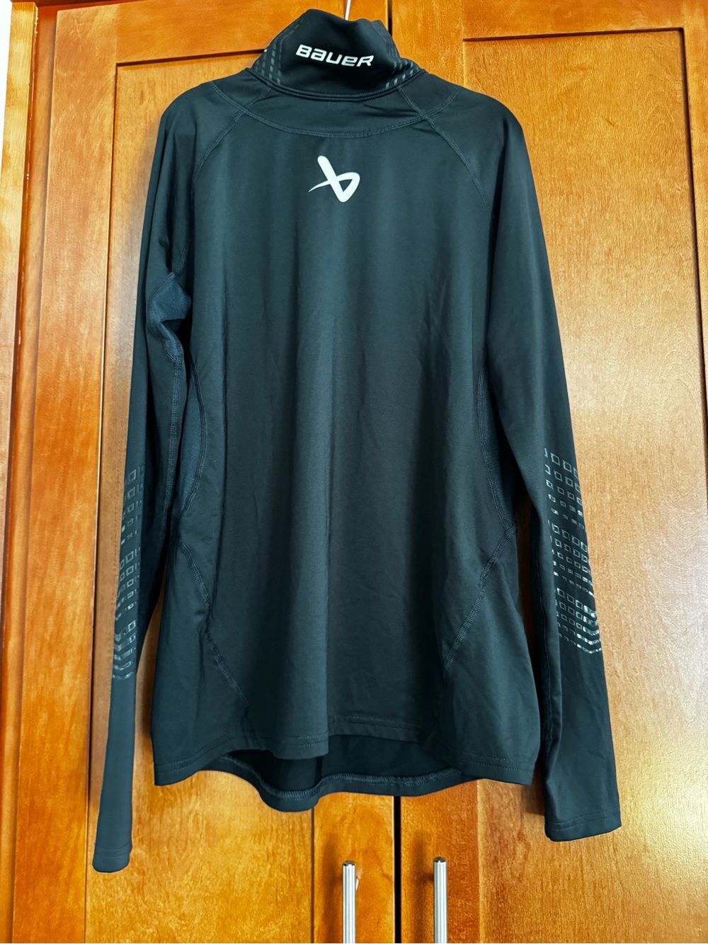 Bauer Men's Long-Sleeve Neckprotect Bash Senior Base Layer- hockey safety gear - Picture 4 of 10